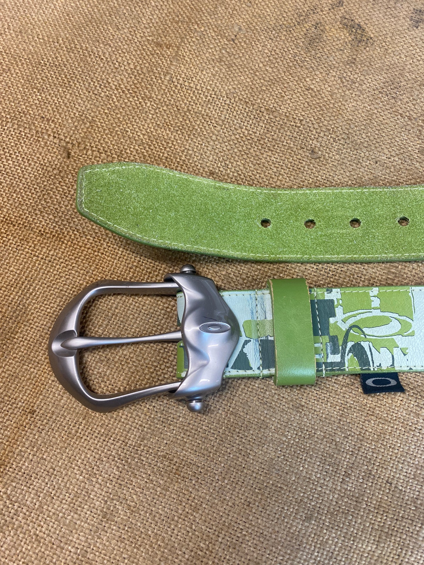 Vintage Oakley flat plate belt