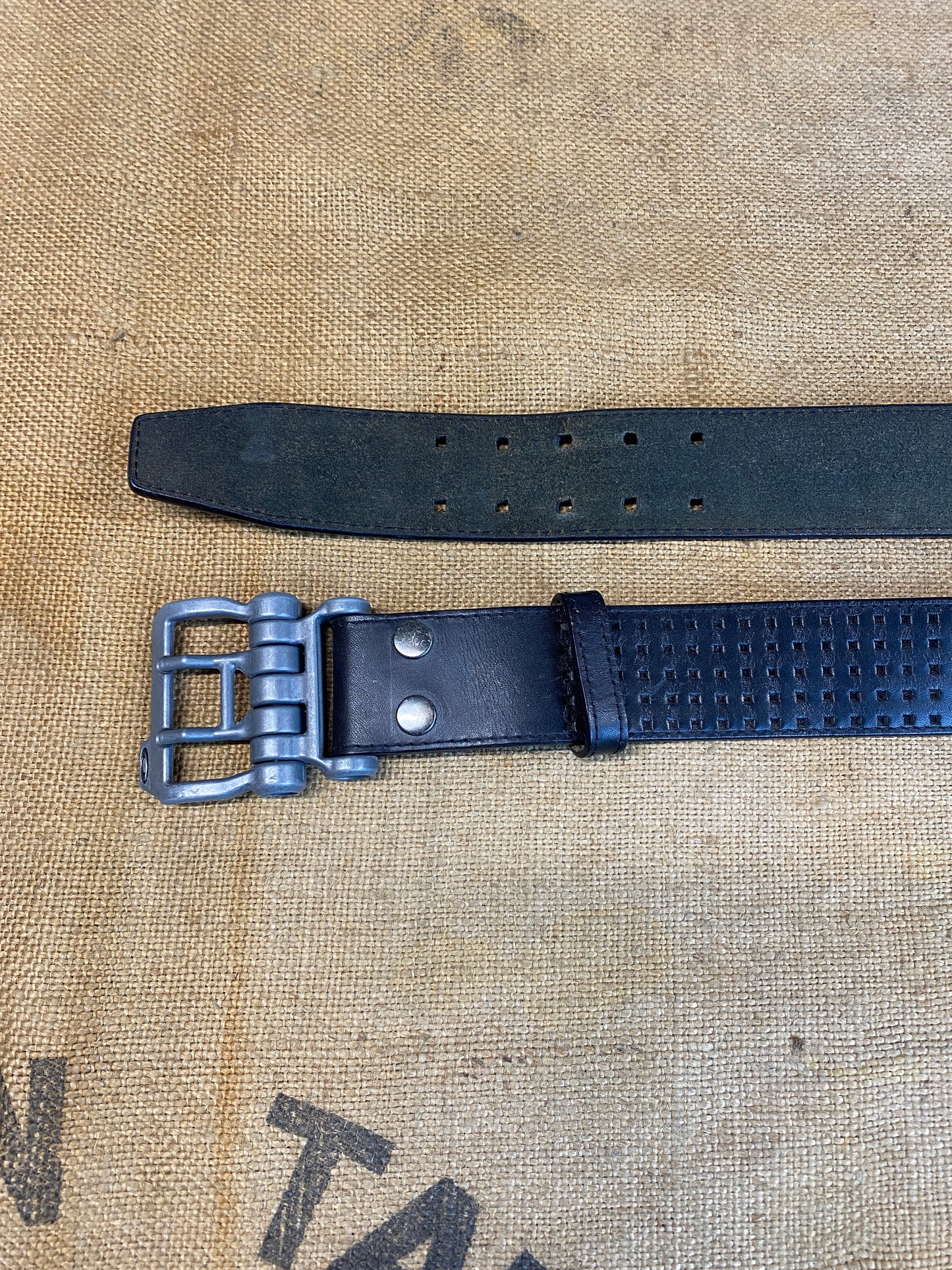 Oakley vintage leather belt triple black