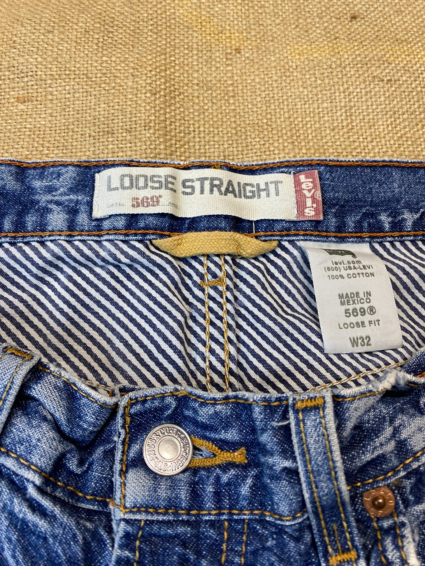 Levi's 569 Loose straight jorts