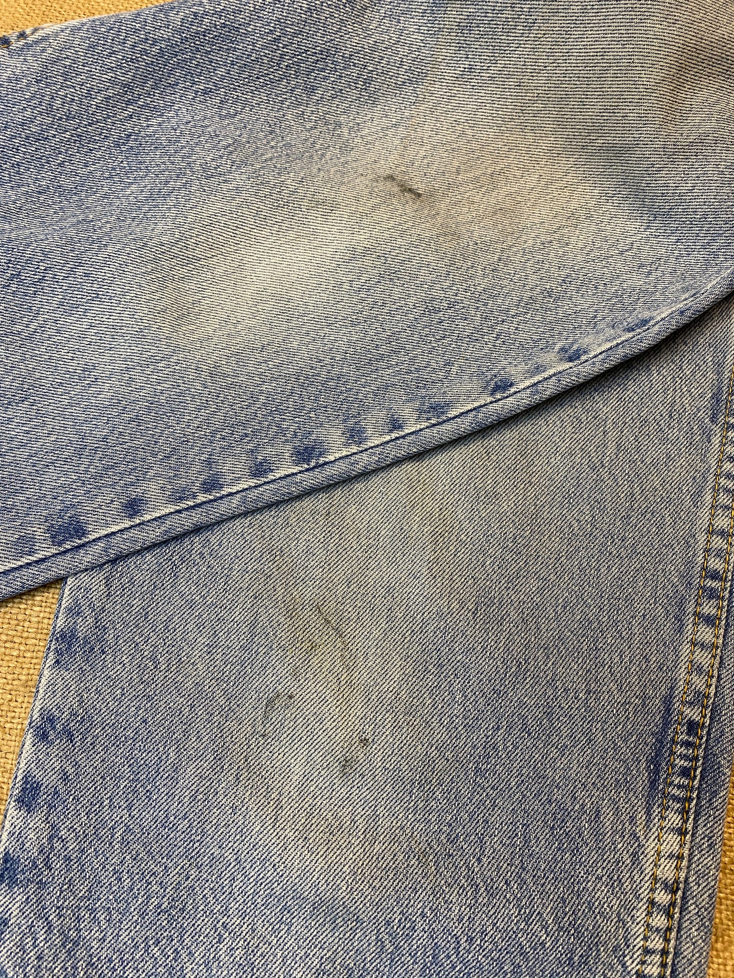 Vintage Lee light wash denim round pocket (33)