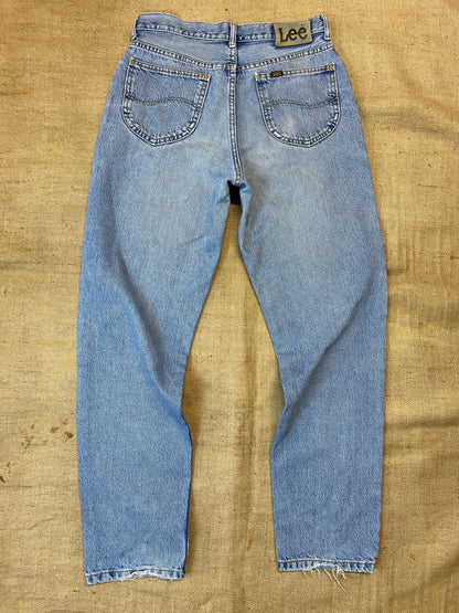 Vintage Lee light wash denim round pocket (33)